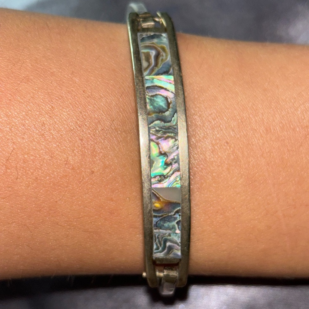 Elegant Abalone Shell Bangle Bracelet
